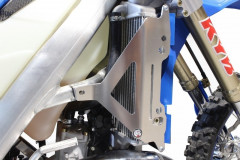 Protection de radiateur alu Axp | EN FI 250, 300, ENDURO 250, 300, MX ES 300, MX FI 250, 300