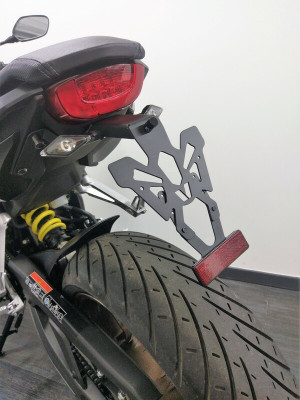 Support de plaque marque V PARTS noir Honda CB650R