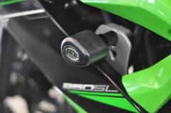 Tampons de protection marque R&G RACING Aero noir Kawasaki Ninja 250SL